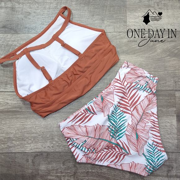 CharmLeaks High Neck Bikini Swimsuit Size M - Picture 5 of 5